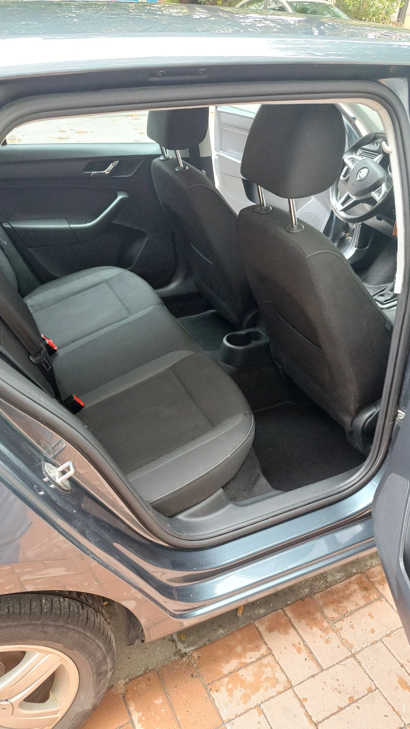 Skoda Rapid 1.4, снимка 9 - Автомобили и джипове - 55797823