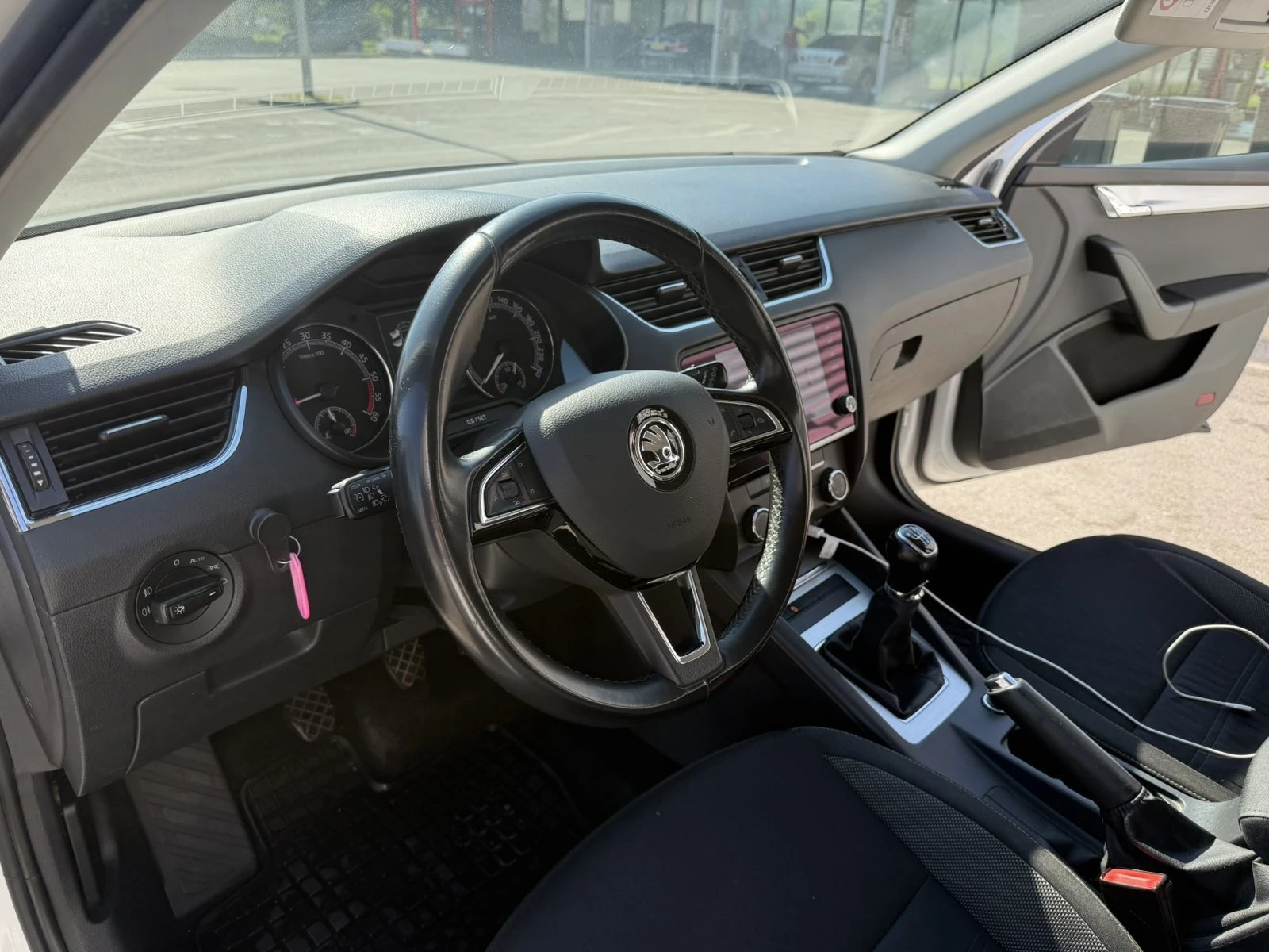 Skoda Octavia, снимка 4 - Автомобили и джипове - 56001968