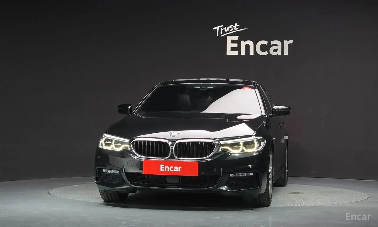 BMW 530 M Sport Package/ДИСТРОНИК/ПОДГРЕВ/ШИБЕДАХ/, снимка 3 - Автомобили и джипове - 56131075