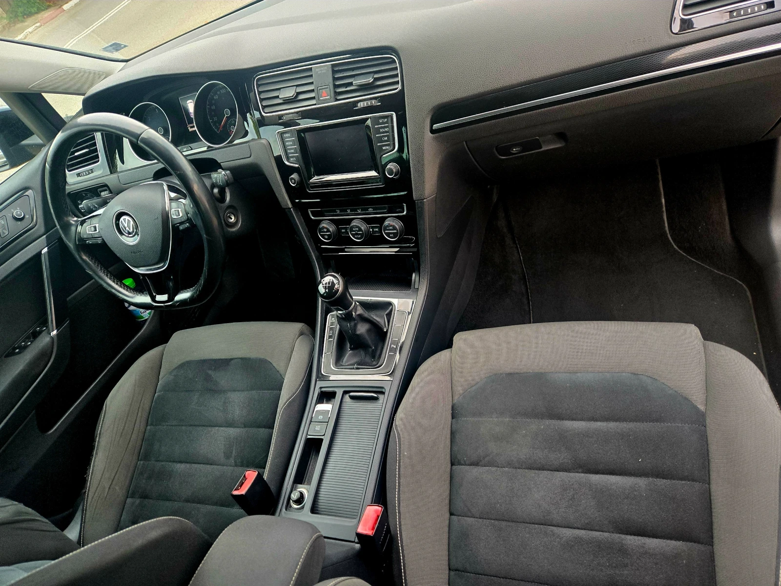 VW Golf 1.6tdi, снимка 12 - Автомобили и джипове - 56167558
