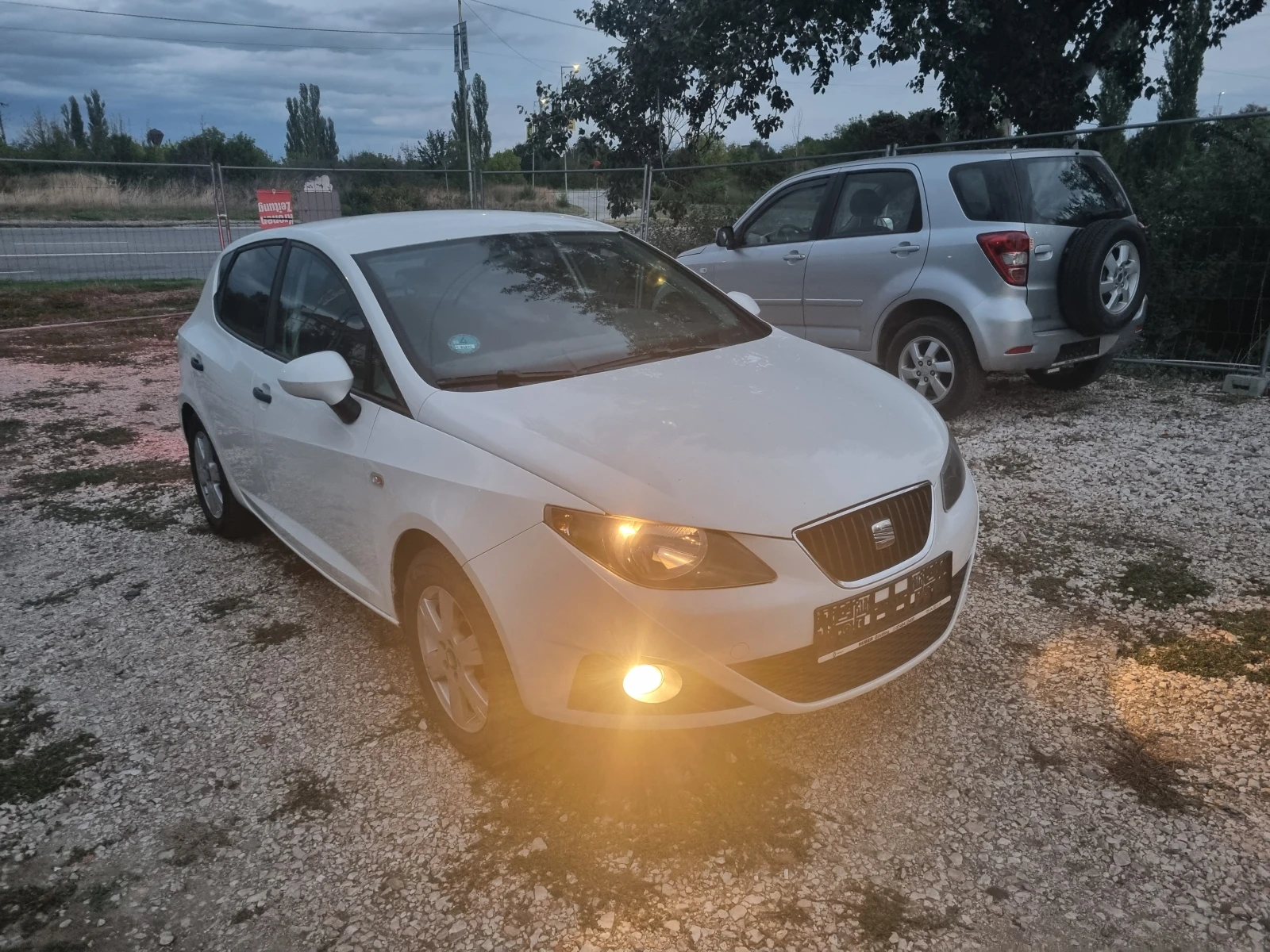 Seat Ibiza 1.6TDI INDIVIDUAL , снимка 2 - Автомобили и джипове - 56180351