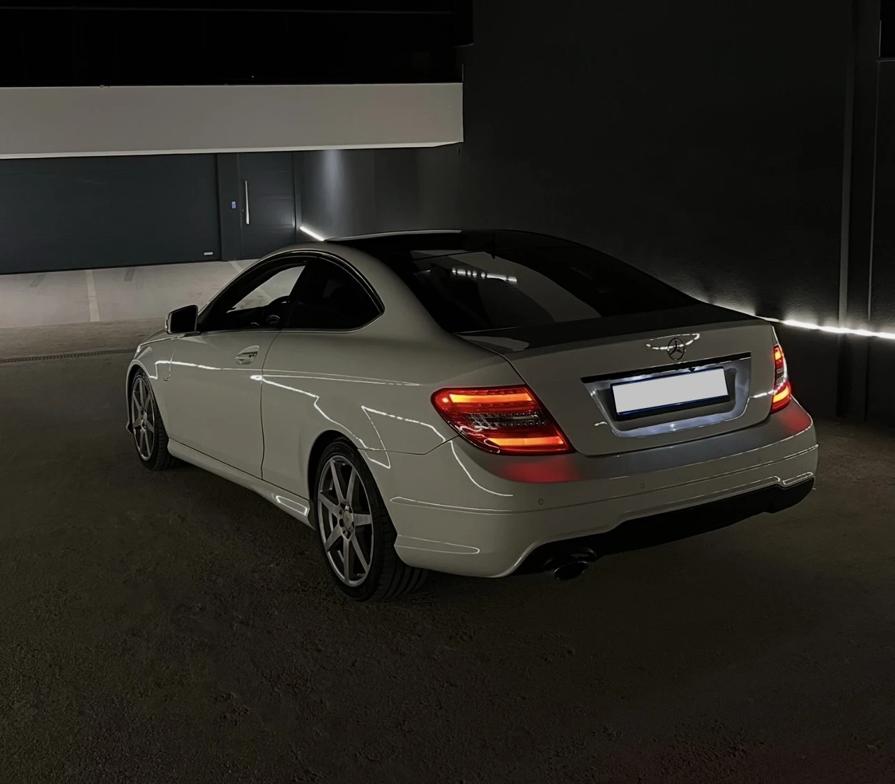 Mercedes-Benz C 180, снимка 3 - Автомобили и джипове - 56230453