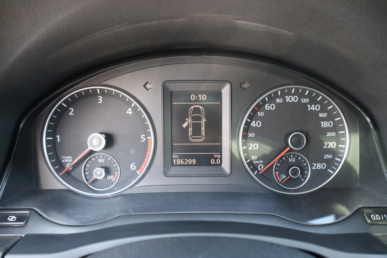 VW Scirocco 2.0 TDI ЛИЗИНГ БЕЗ ПЪРВОНАЧАЛНА, снимка 11 - Автомобили и джипове - 56288018