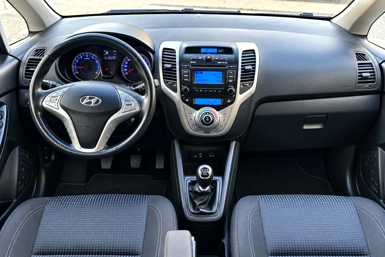 Hyundai Ix20 1.4/90 k.c 57000 km , снимка 11 - Автомобили и джипове - 56322655