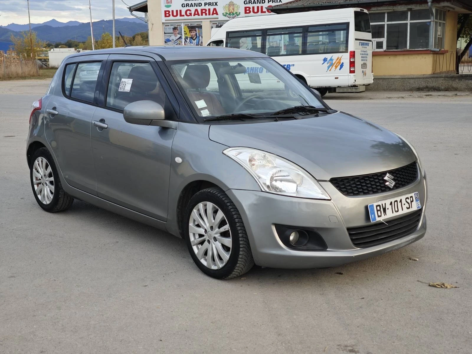 Suzuki Swift 1.2VVTI, снимка 7 - Автомобили и джипове - 56436720