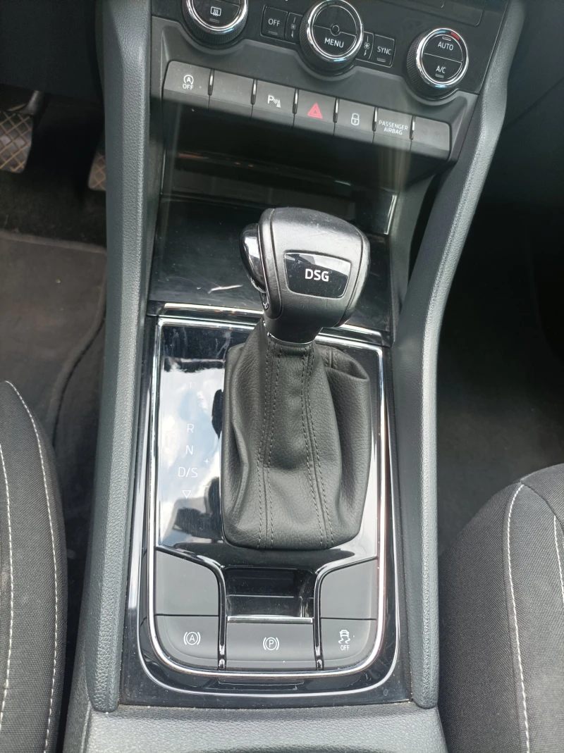 Skoda Karoq, снимка 5 - Автомобили и джипове - 51896173