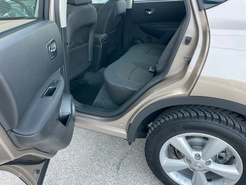 Nissan Qashqai 2.0i 140к.с. КЛИМА ПАНОРАМА ГЕРМАНИЯ, снимка 14 - Автомобили и джипове - 52725554