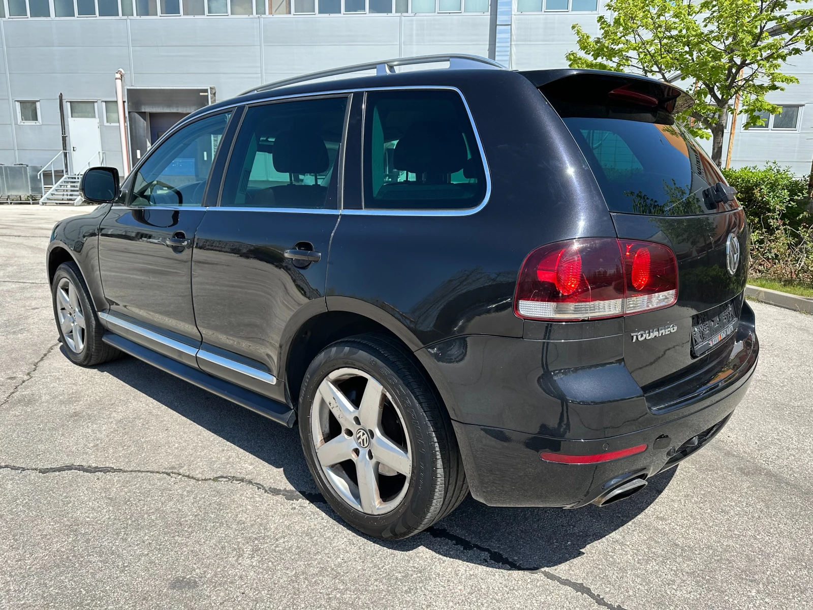 VW Touareg 3.0tdi FACELIFT/INDIVIDUAL - изображение 3