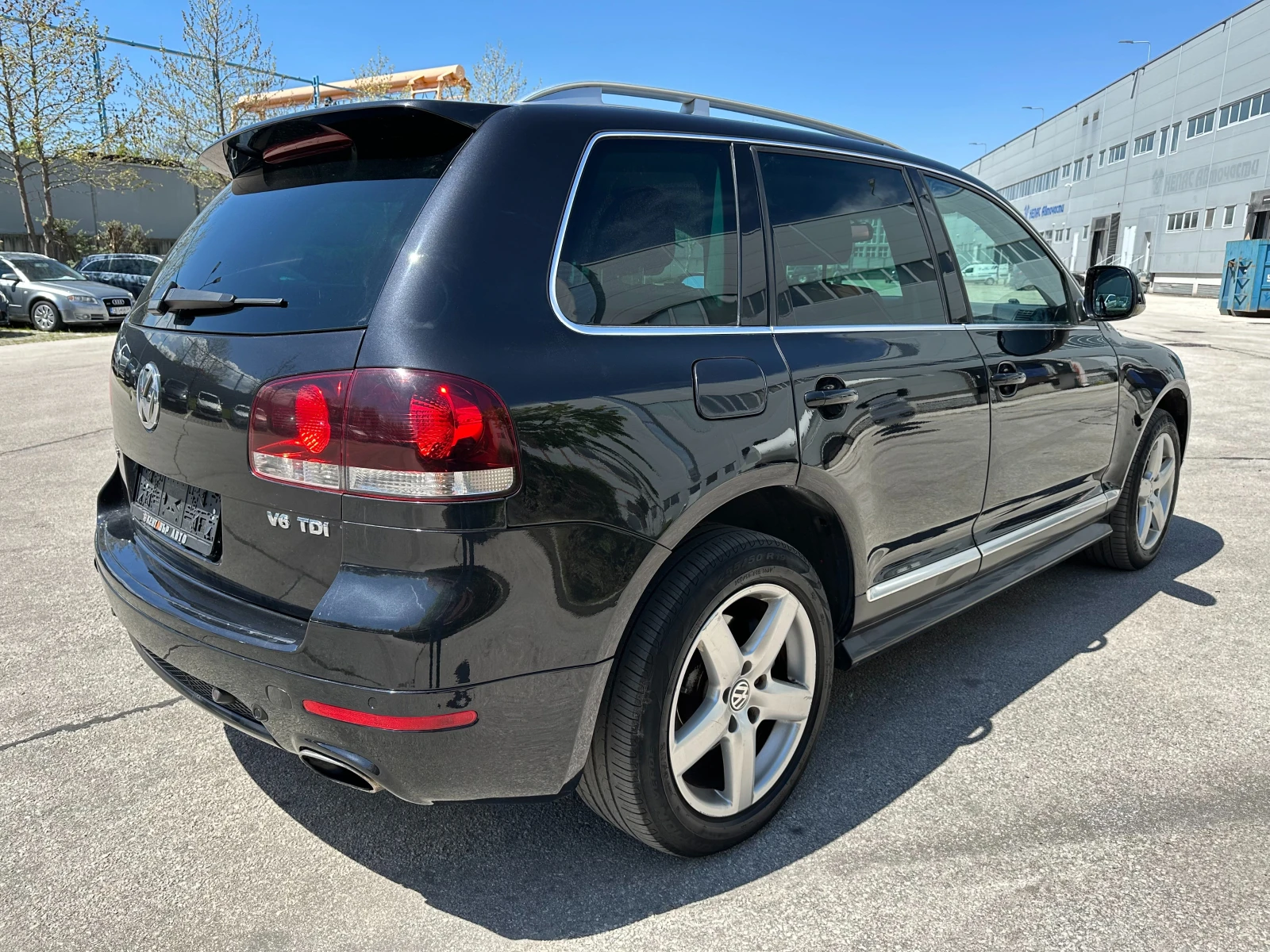 VW Touareg 3.0tdi FACELIFT/INDIVIDUAL - изображение 4