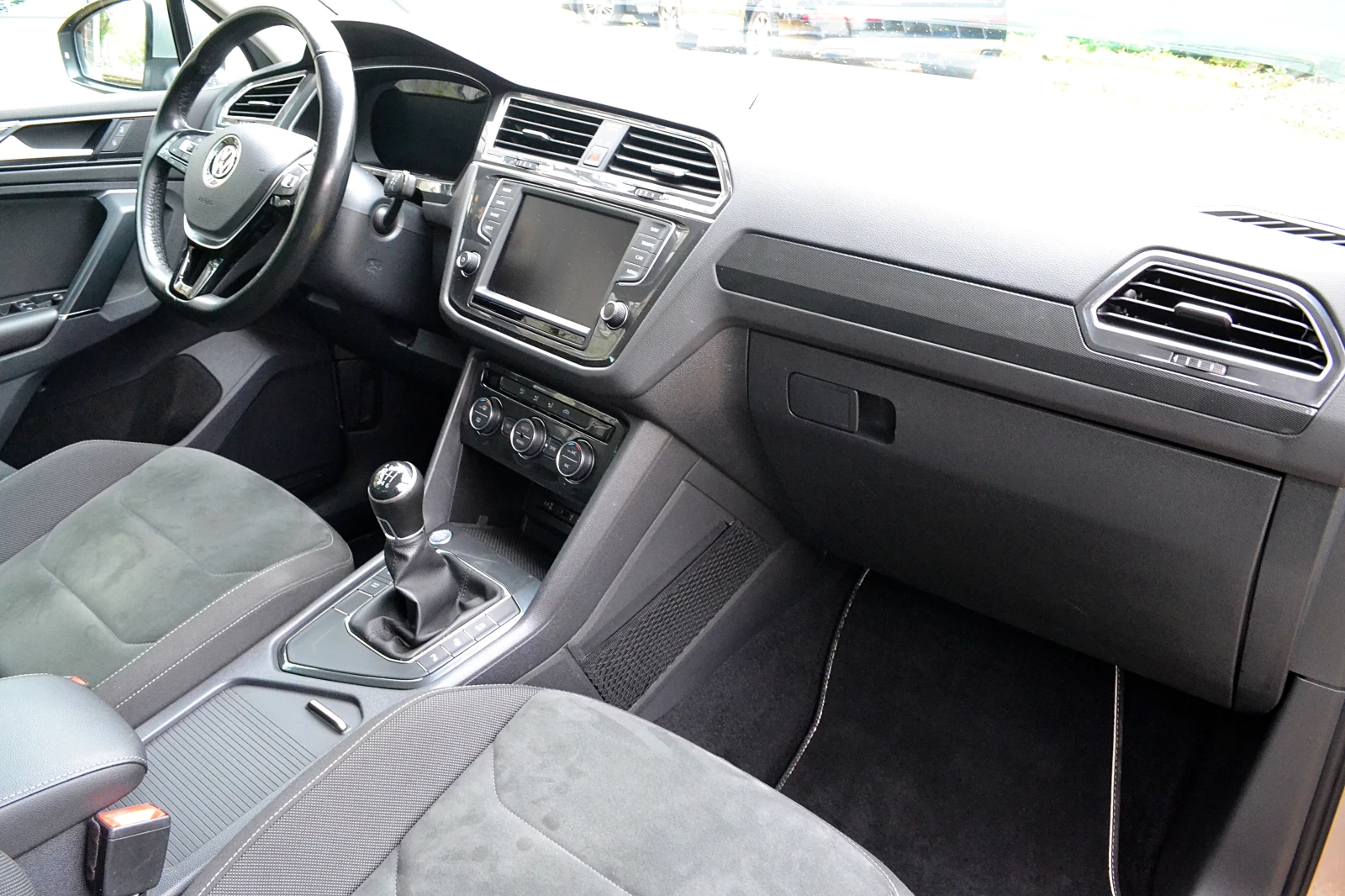 VW Tiguan 2.0 TDI Carat Edition | Mobile.bg   8