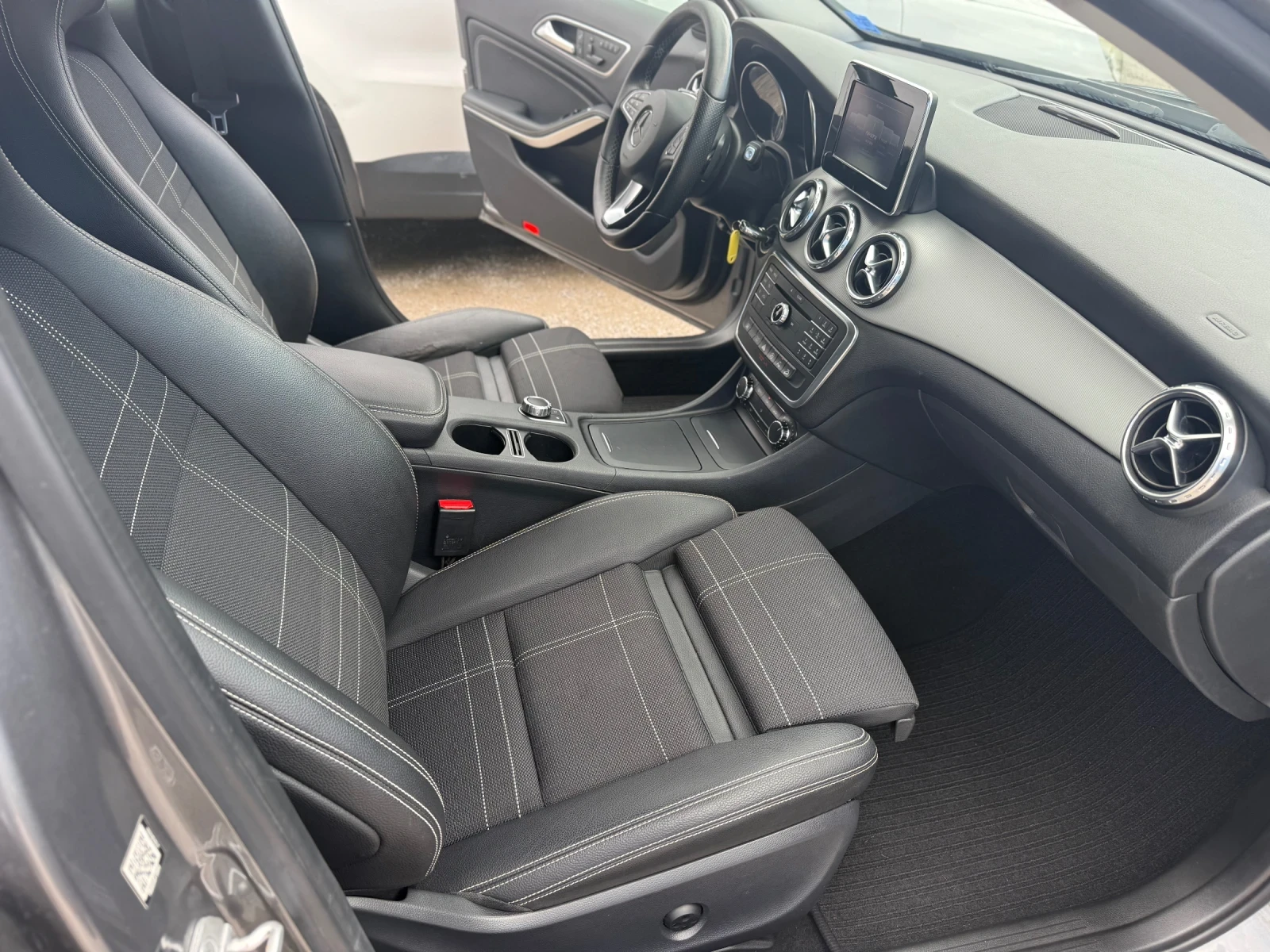 Mercedes-Benz GLA 220 AMG-Optic+ 4Matic+ 177kc+ Carplay | Mobile.bg � ����������� 14