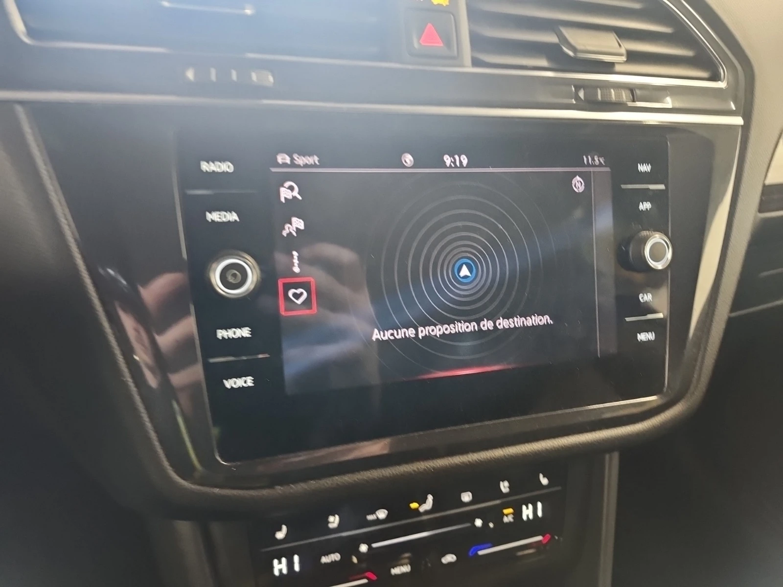 VW Tiguan HIGLINE R-LINE * * CARFAX * * АВТО КРЕДИТ * * , снимка 9 - Автомобили и джипове - 54417664