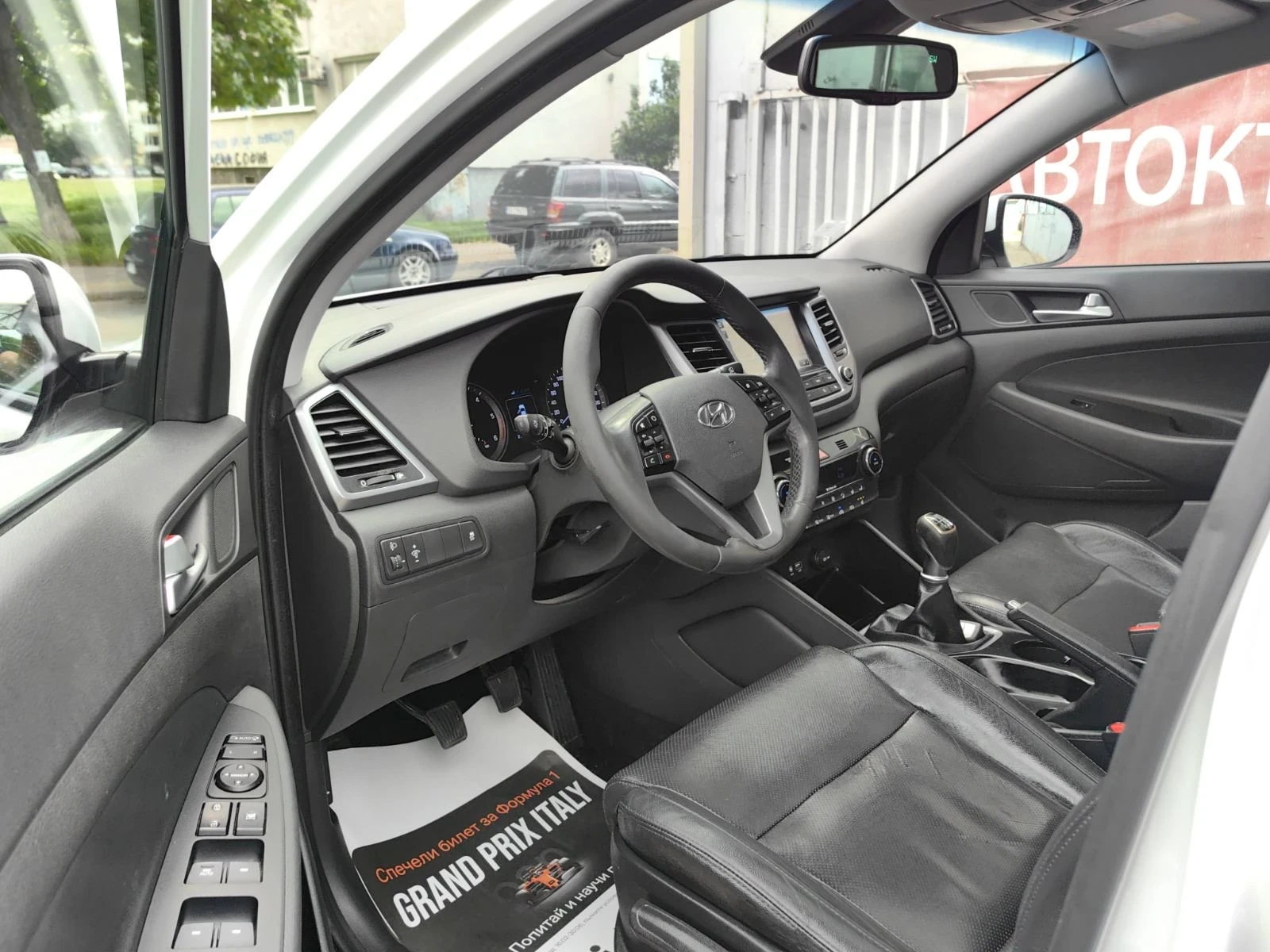Hyundai Tucson 1.7CRDI-116к.с Нави Кар Плей Кожа Панорама, снимка 7 - Автомобили и джипове - 54704465