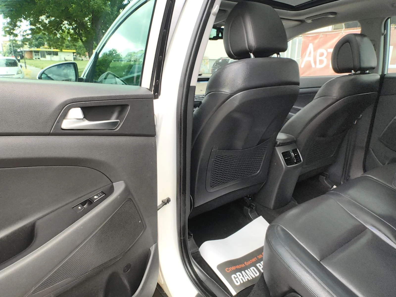 Hyundai Tucson 1.7CRDI-116к.с Нави Кар Плей Кожа Панорама, снимка 14 - Автомобили и джипове - 54704465