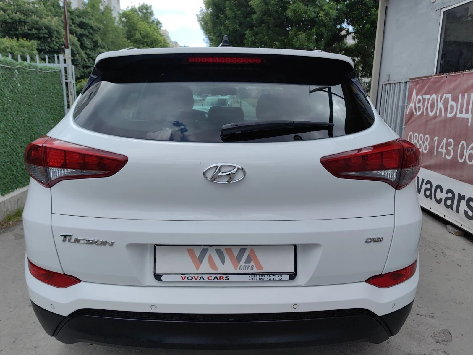 Hyundai Tucson 1.7CRDI-116к.с Нави Кар Плей Кожа Панорама, снимка 3 - Автомобили и джипове - 54704465