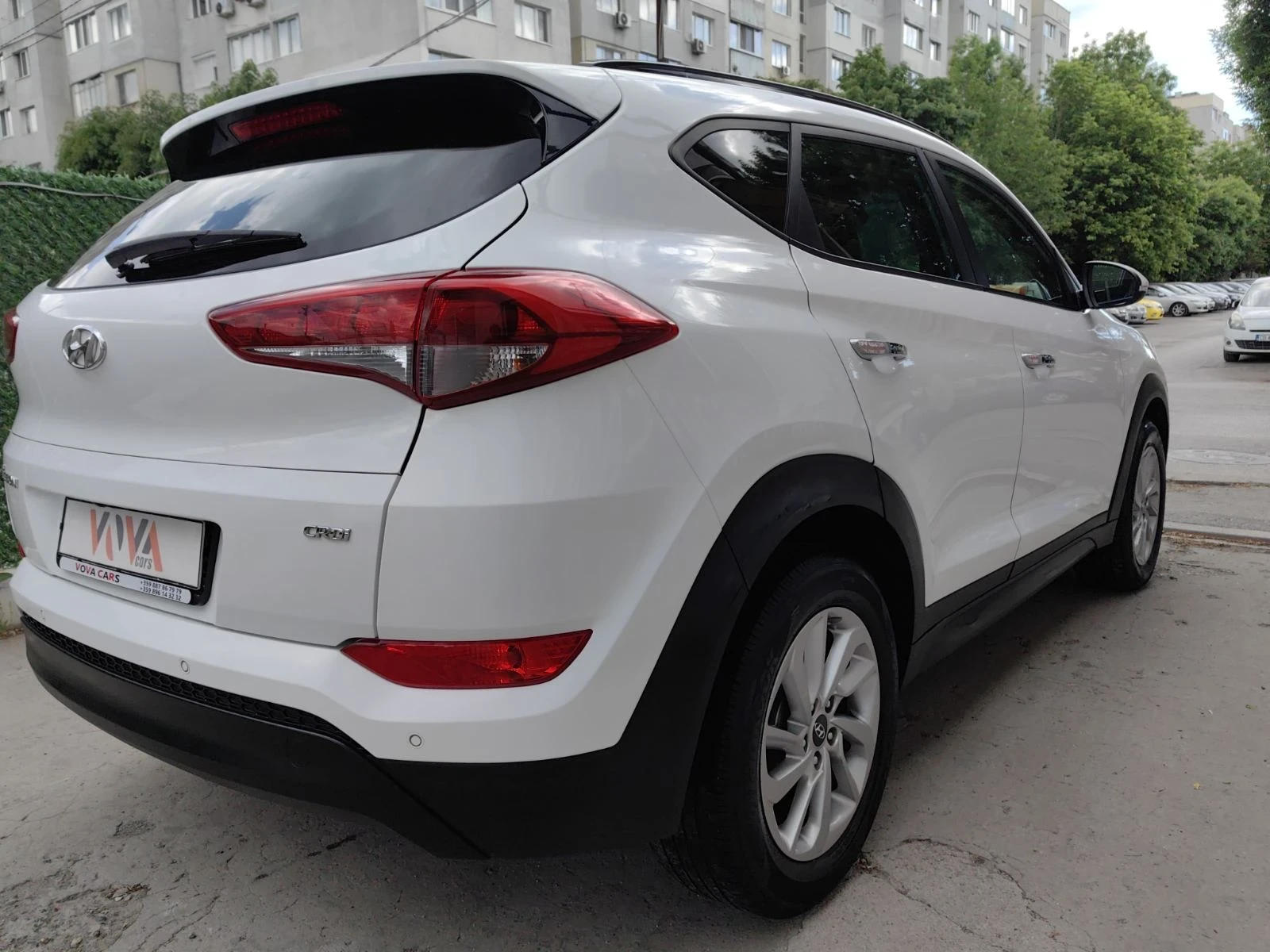 Hyundai Tucson 1.7CRDI-116к.с Нави Кар Плей Кожа Панорама, снимка 4 - Автомобили и джипове - 54704465