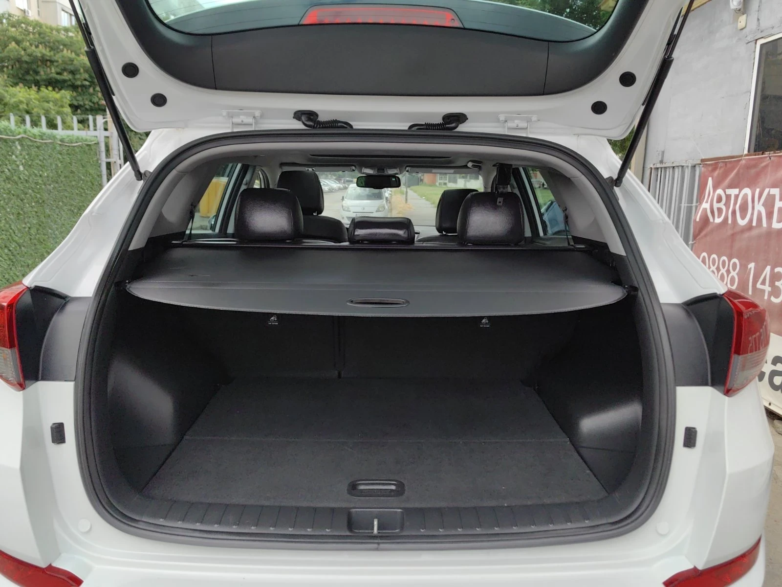 Hyundai Tucson 1.7CRDI-116к.с Нави Кар Плей Кожа Панорама, снимка 15 - Автомобили и джипове - 54704465