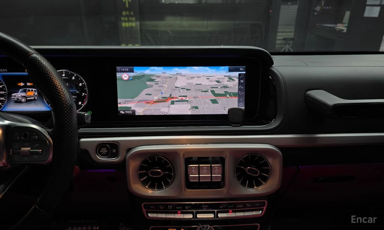 Mercedes-Benz G 63 AMG DISTRONIC* BURMESTER* МАСАЖ* 360 CAM* ОБДУХВАНЕ* , снимка 10 - Автомобили и джипове - 55224811