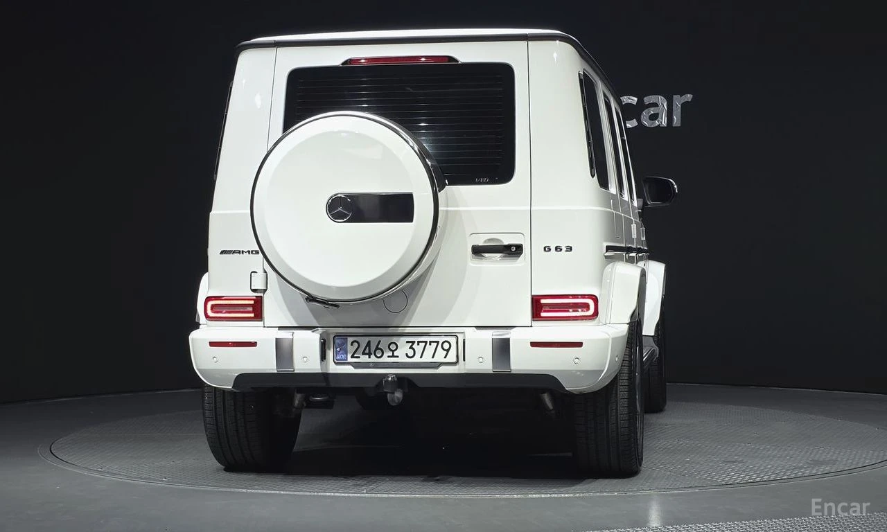 Mercedes-Benz G 63 AMG DISTRONIC* BURMESTER* МАСАЖ* 360 CAM* ОБДУХВАНЕ* , снимка 4 - Автомобили и джипове - 55224811