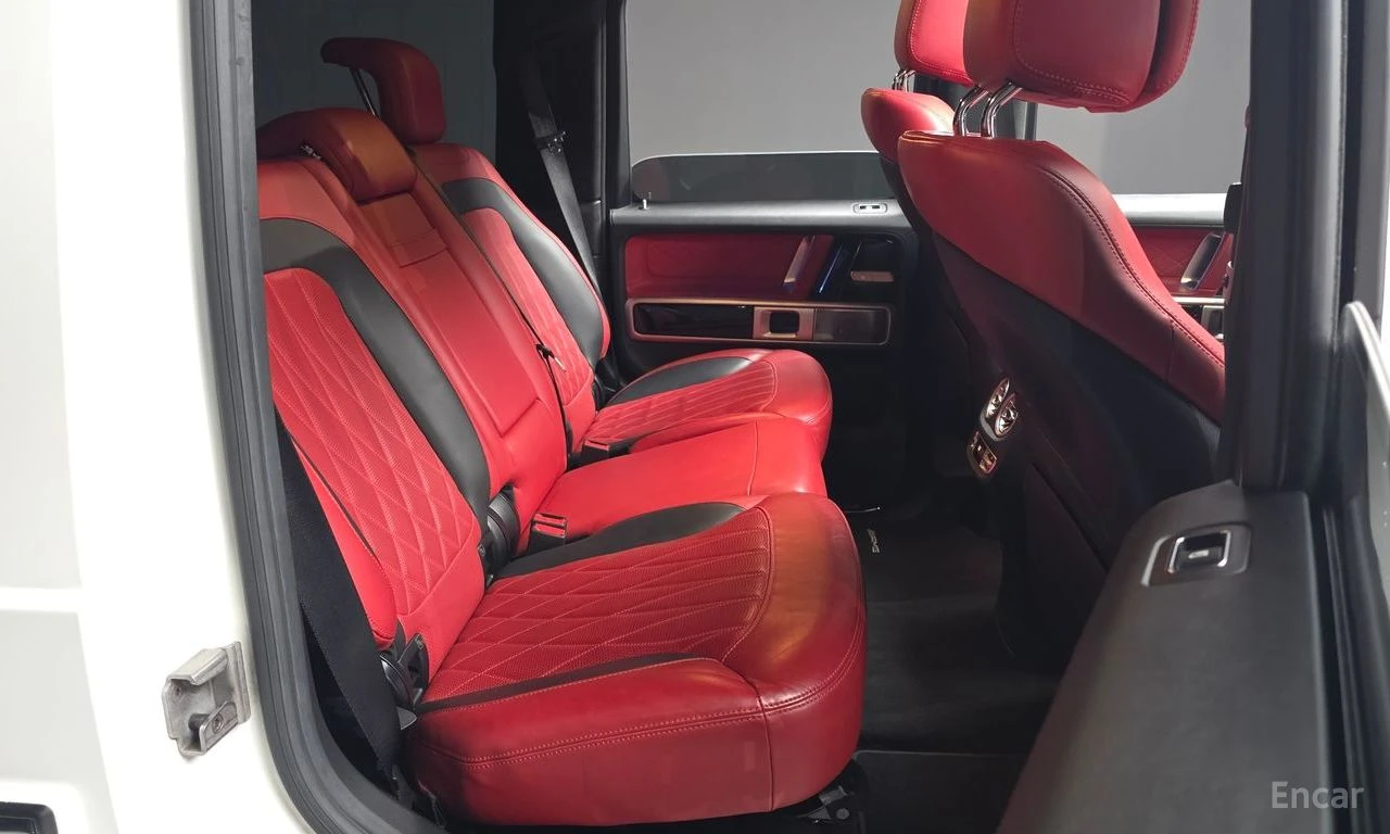 Mercedes-Benz G 63 AMG DISTRONIC* BURMESTER* МАСАЖ* 360 CAM* ОБДУХВАНЕ* , снимка 14 - Автомобили и джипове - 55224811