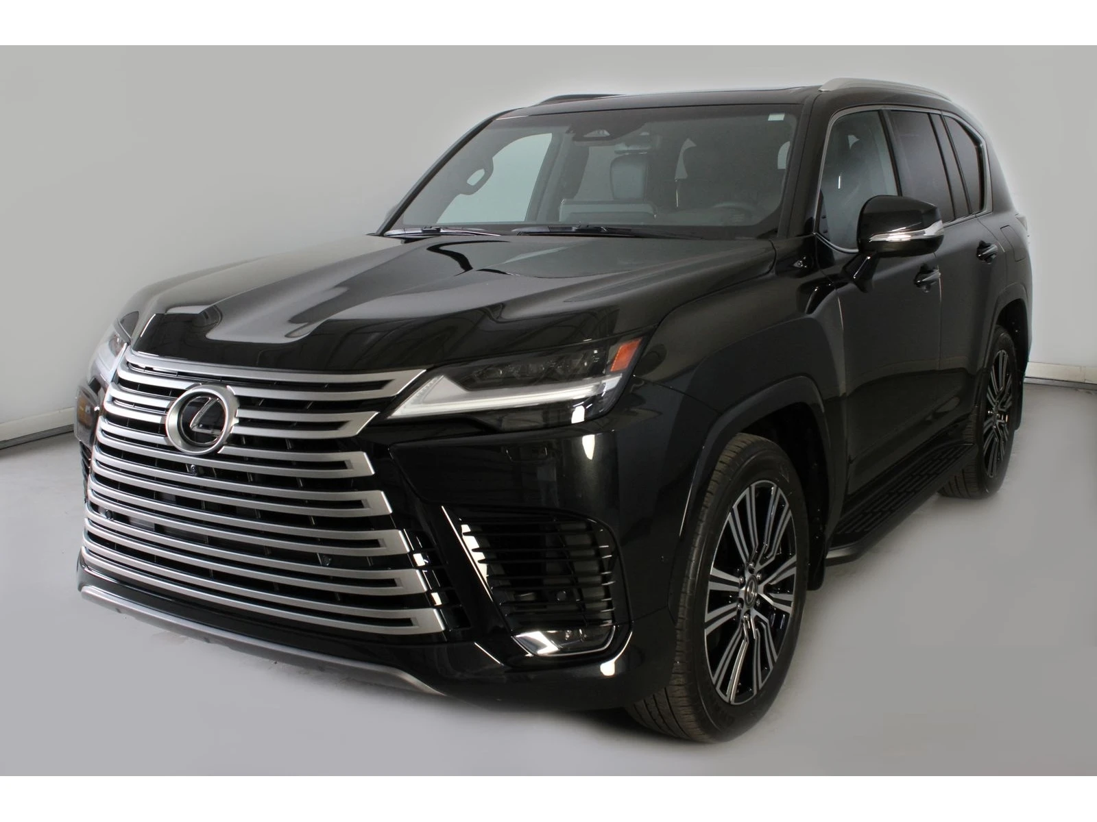 Lexus LX 700h Luxury, Монитори, Soft Close, ГАРАНЦИЯ, Месечна вн, снимка 2 - Автомобили и джипове - 55622779