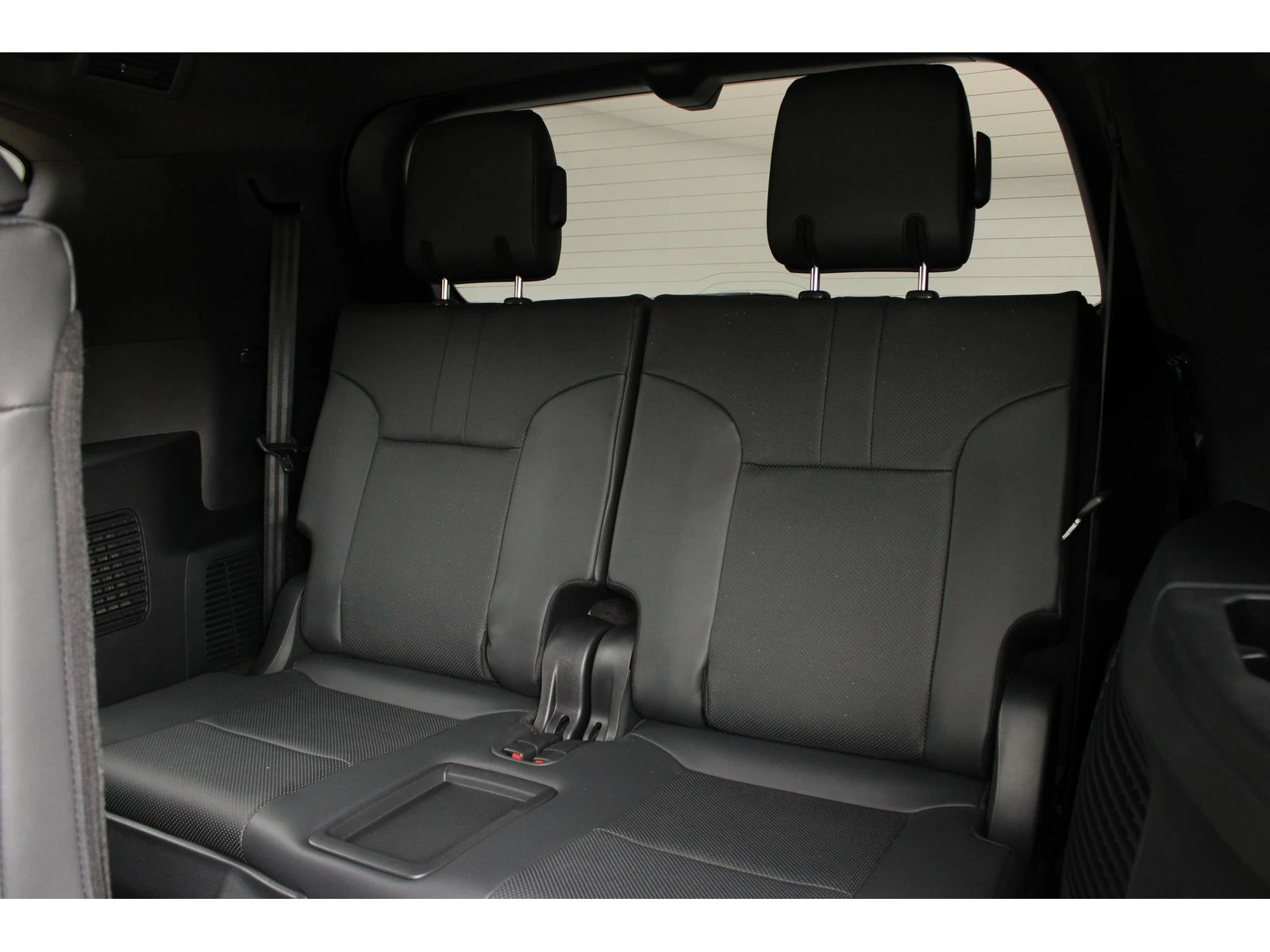 Lexus LX 700h Luxury, Монитори, Soft Close, ГАРАНЦИЯ, Месечна вн, снимка 14 - Автомобили и джипове - 55622779