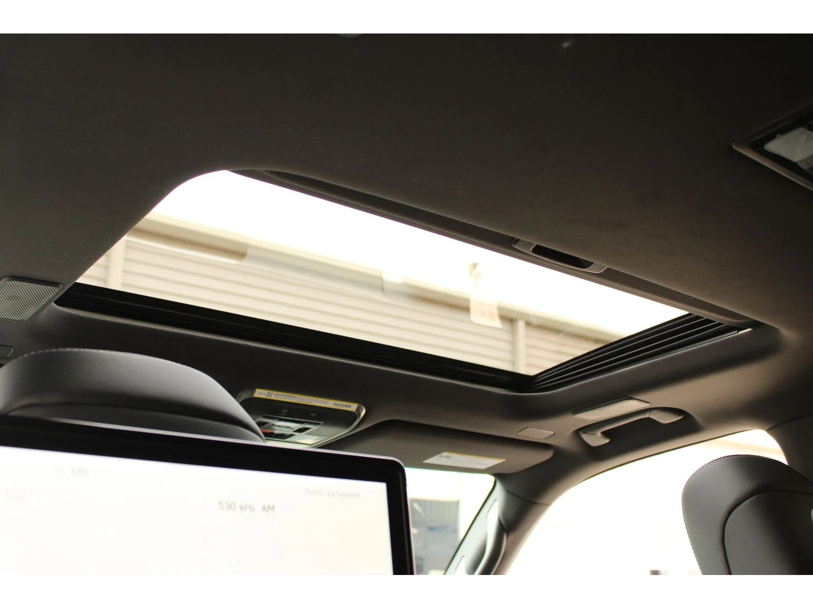 Lexus LX 700h Luxury, Монитори, Soft Close, ГАРАНЦИЯ, Месечна вн, снимка 11 - Автомобили и джипове - 55622779