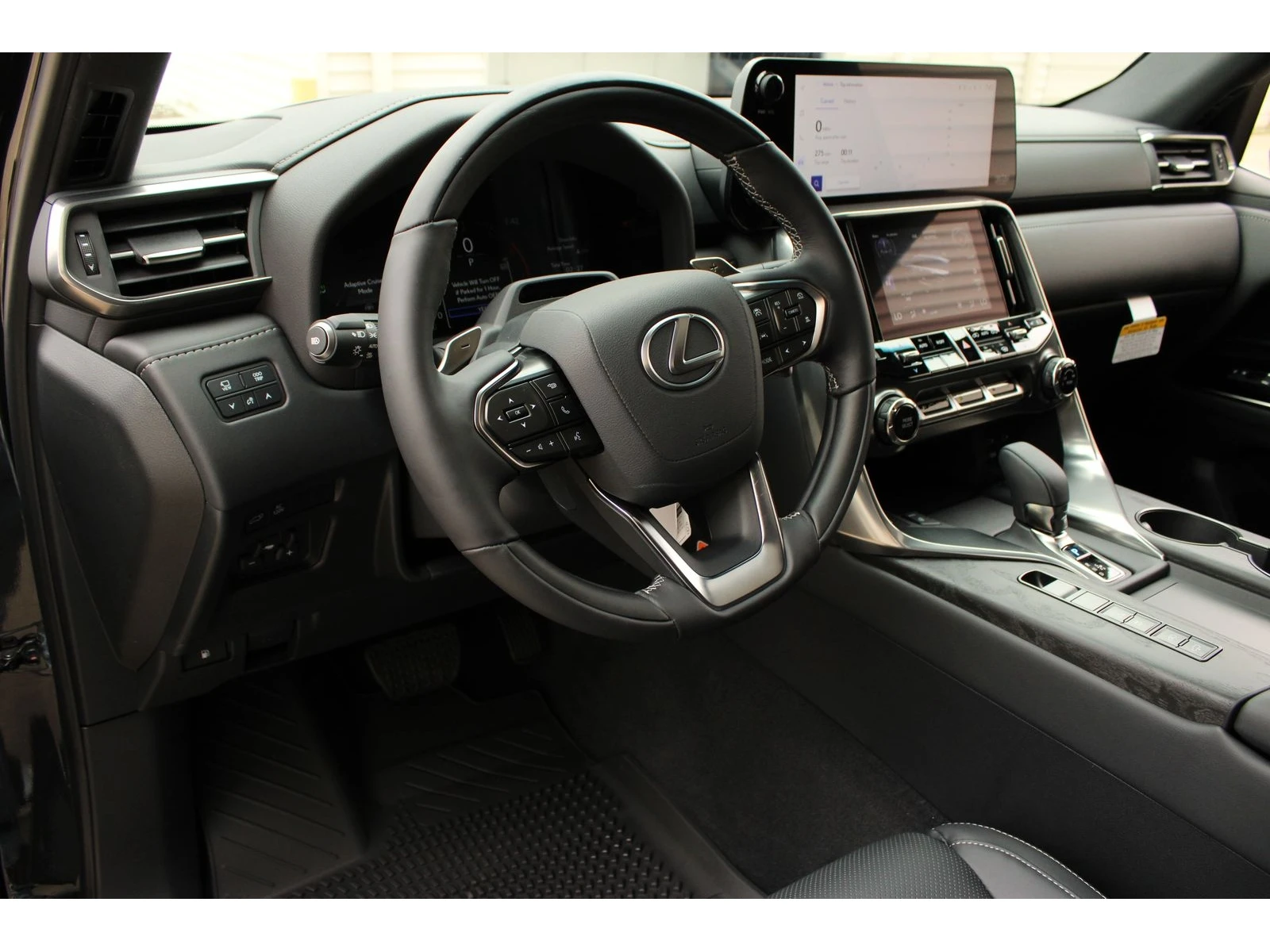 Lexus LX 700h Luxury, Монитори, Soft Close, ГАРАНЦИЯ, Месечна вн, снимка 5 - Автомобили и джипове - 55622779