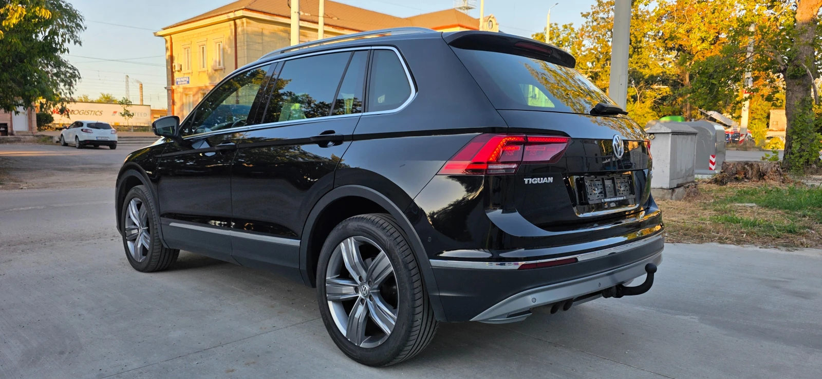 VW Tiguan 2.0TDI* 4MOTION* AVTOMAT* HIGHLINE* DIGITAL* SWISS, снимка 6 - Автомобили и джипове - 56012371