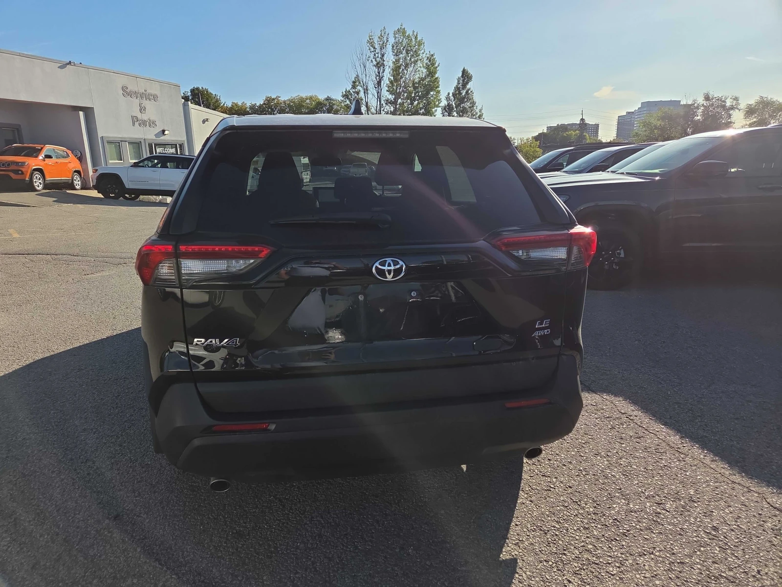 Toyota Rav4 * LE * CARFAX * ОПЦИЯ ЗА ФИНАНСИРАНЕ, снимка 4 - Автомобили и джипове - 56025490