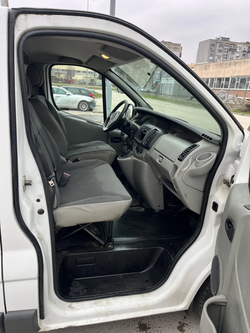 Opel Vivaro, снимка 6 - Бусове и автобуси - 53306129