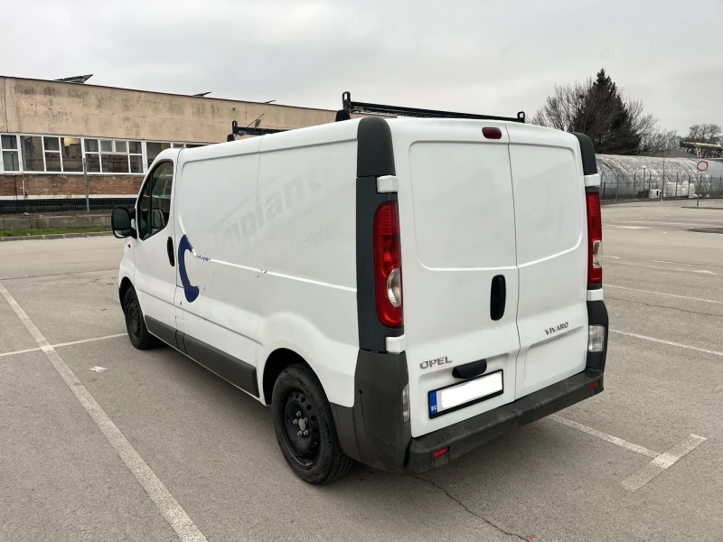 Opel Vivaro, снимка 4 - Бусове и автобуси - 53306129