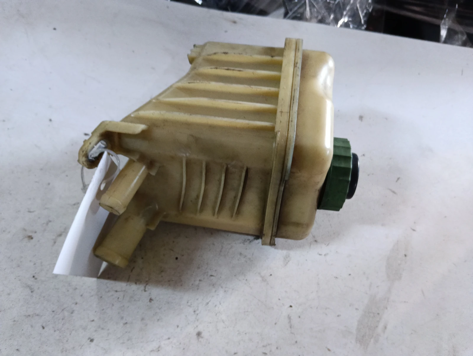 казанче хидравлика 7L6422371E Audi Q7
