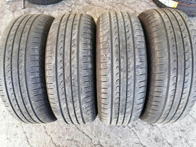 Гуми Летни 235/65R17, снимка 1 - Гуми и джанти - 29597769