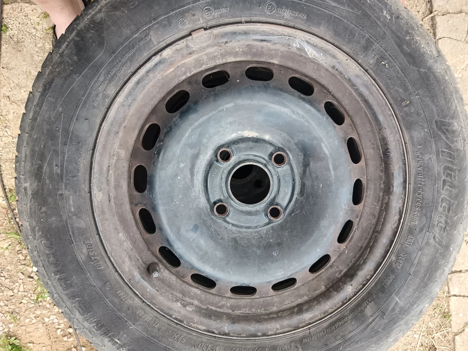 ���� � ������ 195/65R15 �� Audi 80 | Mobile.bg � ����������� 1