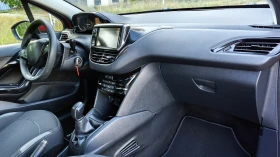 Peugeot 208 1.2i 143000km., снимка 10