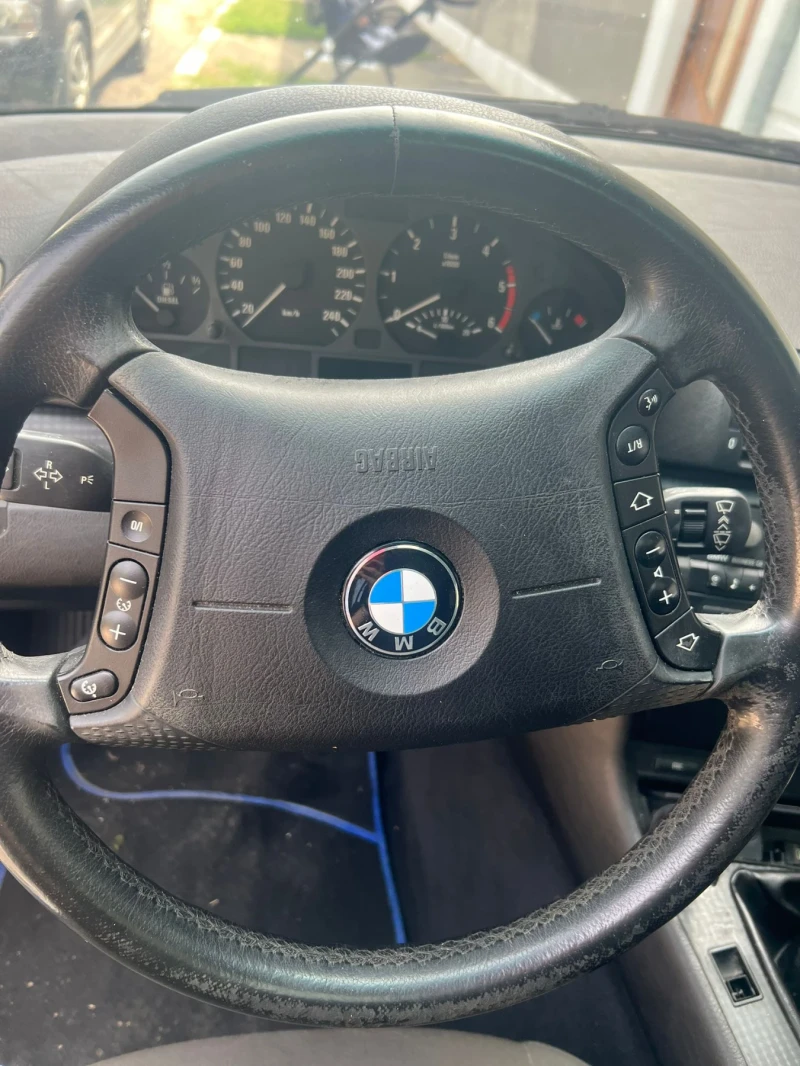 BMW 320, снимка 10 - Автомобили и джипове - 47314940