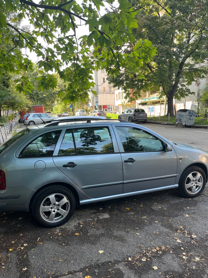 Skoda Fabia, снимка 13 - Автомобили и джипове - 47526809