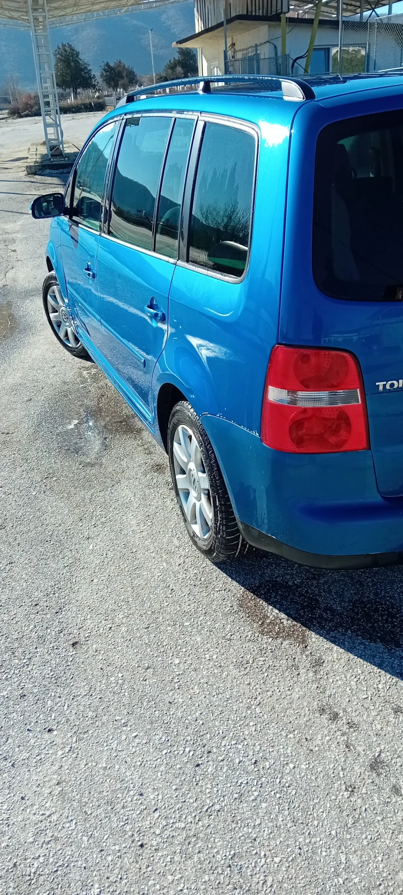 VW Touran 16.fsi.7 места, снимка 3 - Автомобили и джипове - 48167616