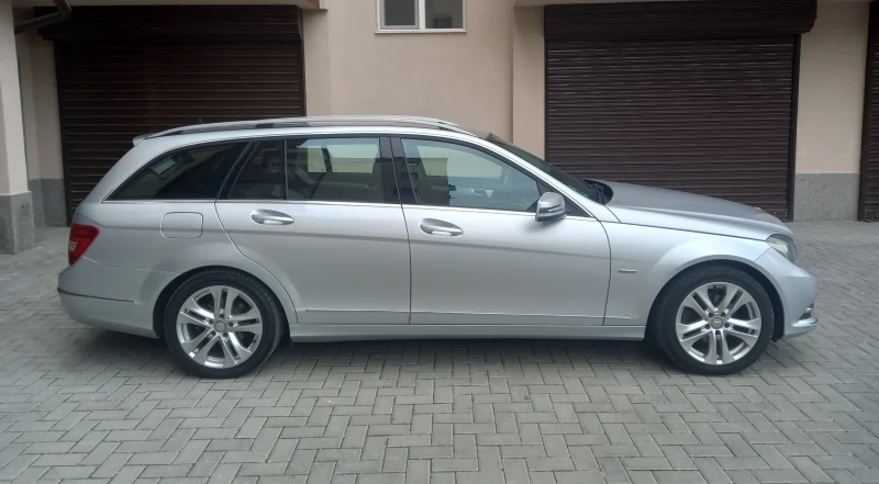 Mercedes-Benz C 180 Бензин * Facelift * Сменена верига * , снимка 4 - Автомобили и джипове - 50221272