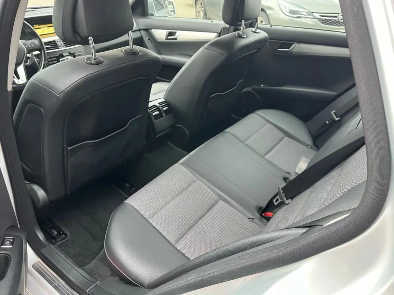 Mercedes-Benz C 180 Бензин * Facelift * Сменена верига * , снимка 11 - Автомобили и джипове - 50221272