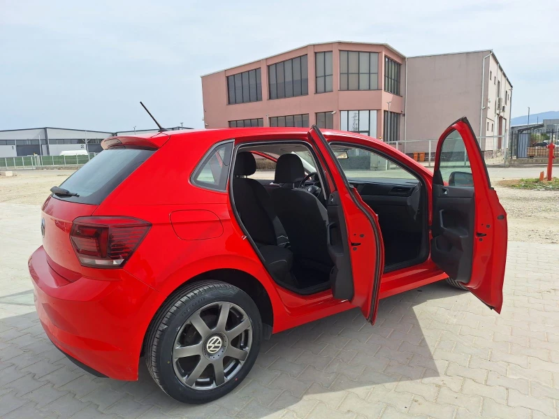 VW Polo 1.0i дистроник, снимка 9 - Автомобили и джипове - 51978345