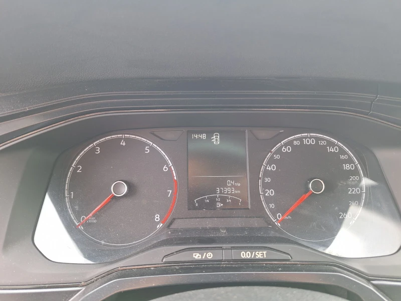 VW Polo 1.0i дистроник, снимка 11 - Автомобили и джипове - 51978345