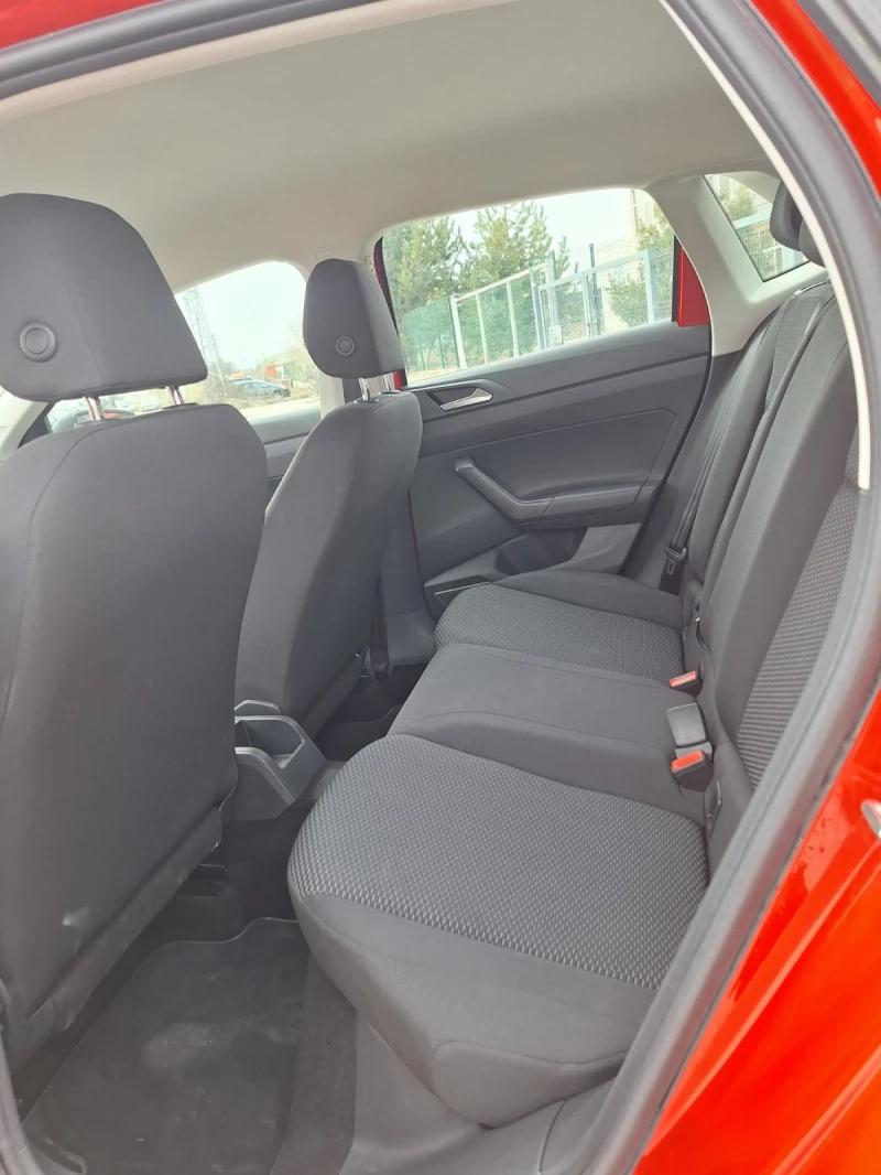VW Polo 1.0i дистроник, снимка 13 - Автомобили и джипове - 51978345