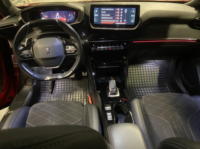 Peugeot 2008 GT Line 1.2 Turbo, снимка 10 - Автомобили и джипове - 52811418