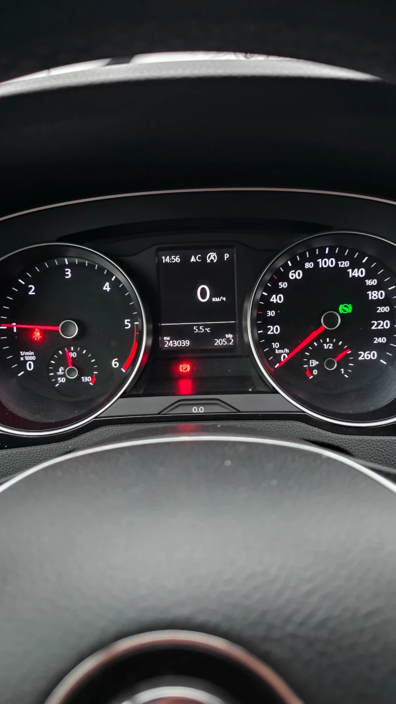 VW Passat, снимка 4 - Автомобили и джипове - 52892574