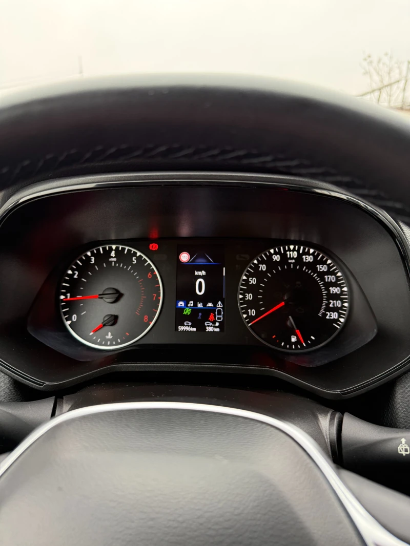 Renault Clio Лизинг! Гаранция до 2028г., снимка 9 - Автомобили и джипове - 53211585