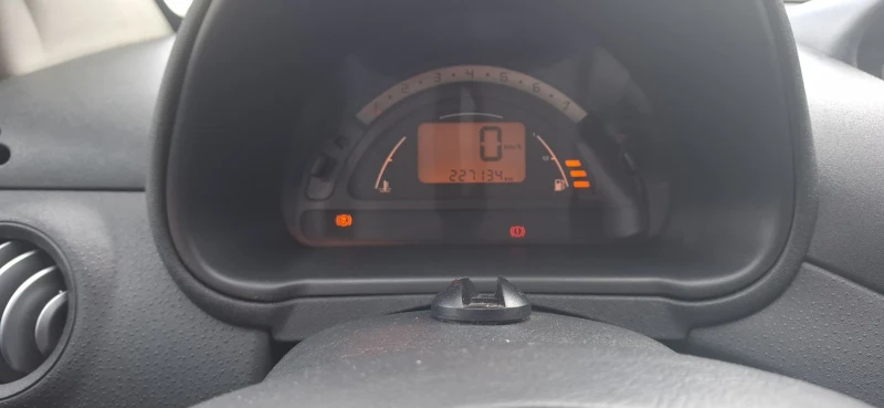 Citroen C2, снимка 11 - Автомобили и джипове - 53583910