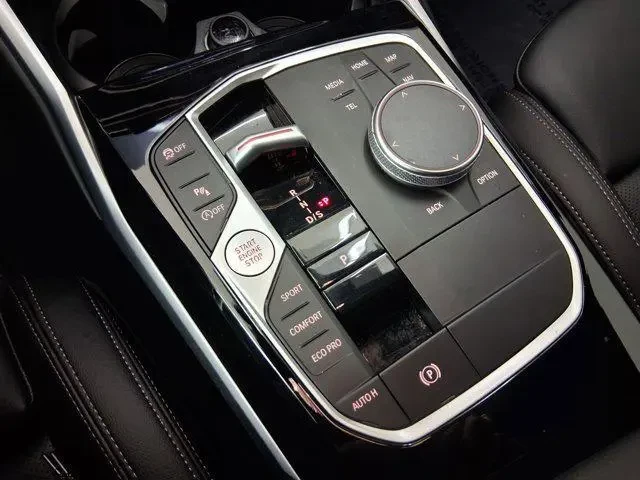 BMW 330 i, снимка 13 - Автомобили и джипове - 54432205