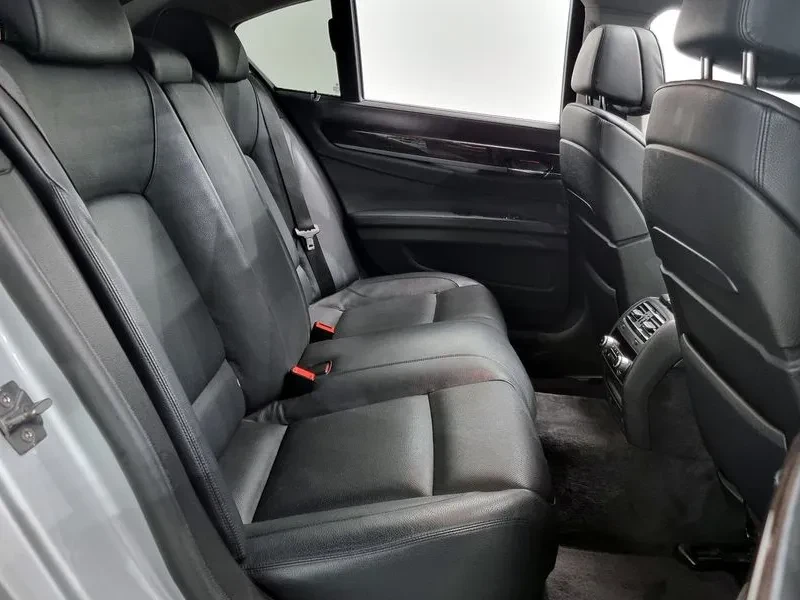 BMW 730, снимка 12 - Автомобили и джипове - 55176256